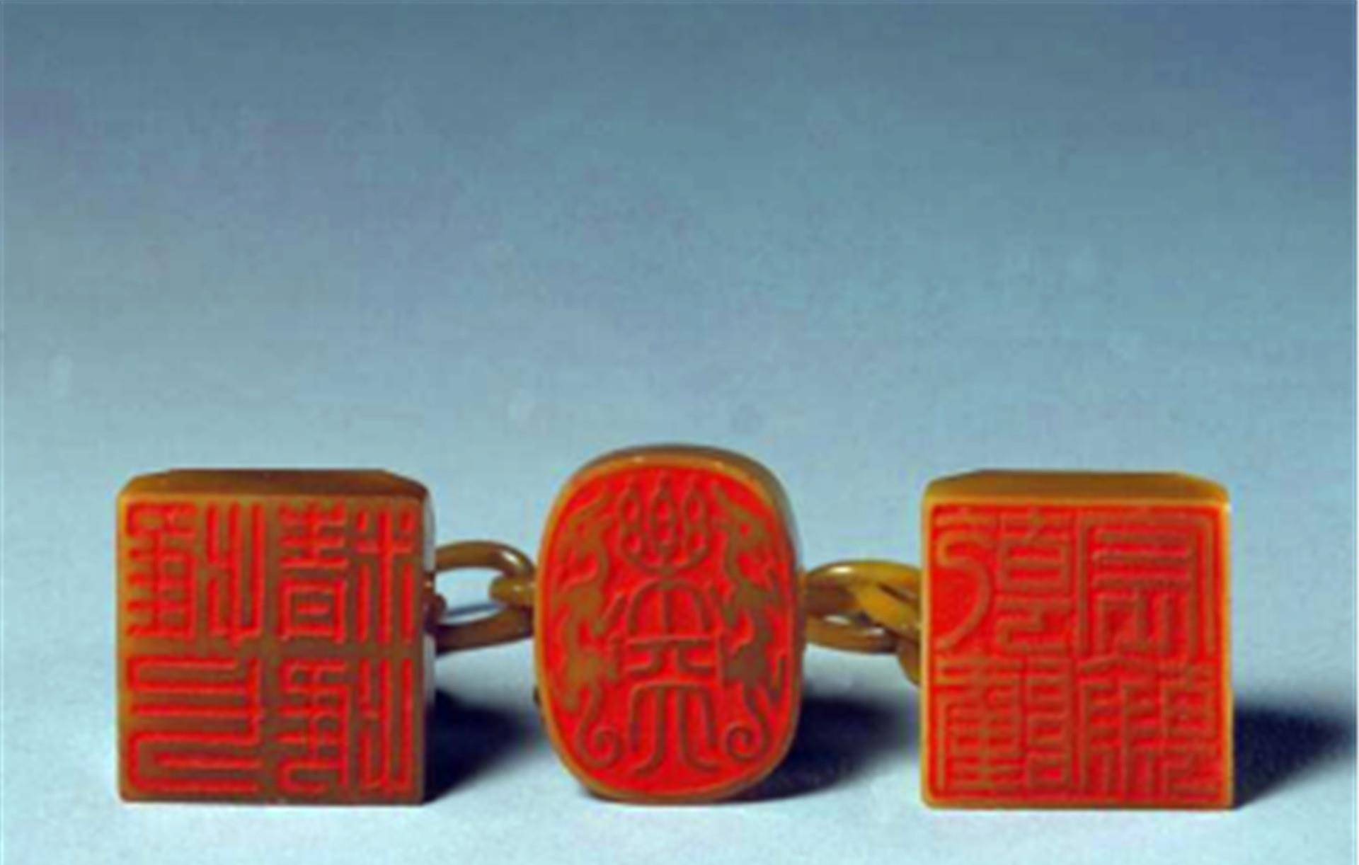 溥仪逃出宫时,把它夹藏在棉衣里26年不离身,现在是国宝中的国宝