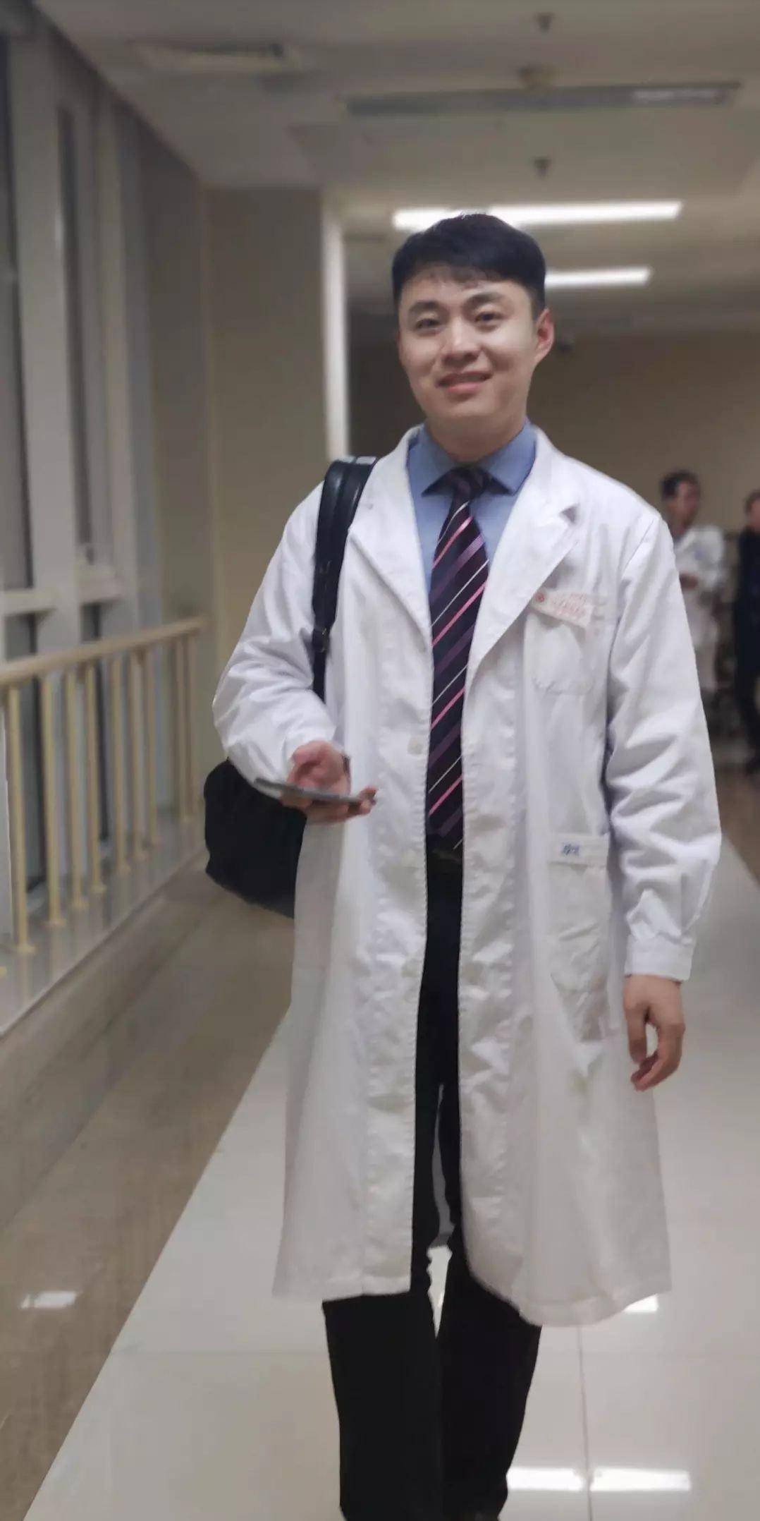 眼科医生陶勇:遭遇暴力伤医事件拿不了手术刀,仍微笑面对世界