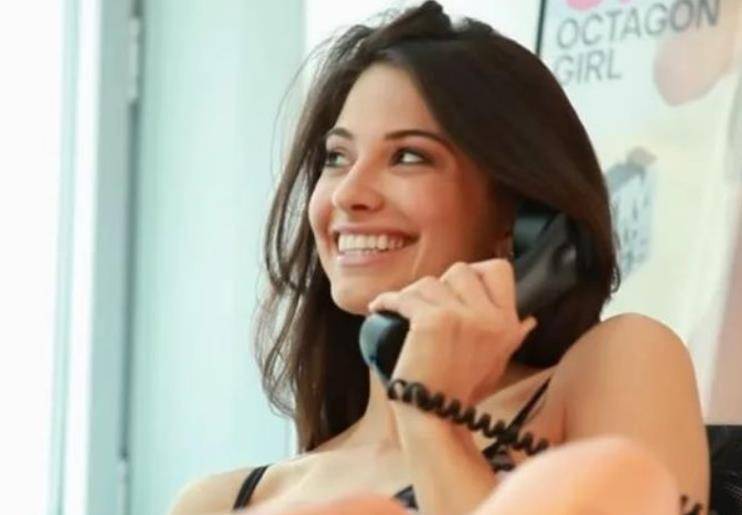 婚后发现妻子竟是应召女郎,并与多人有染_雷吉娜·特纳_朝韩_时尚