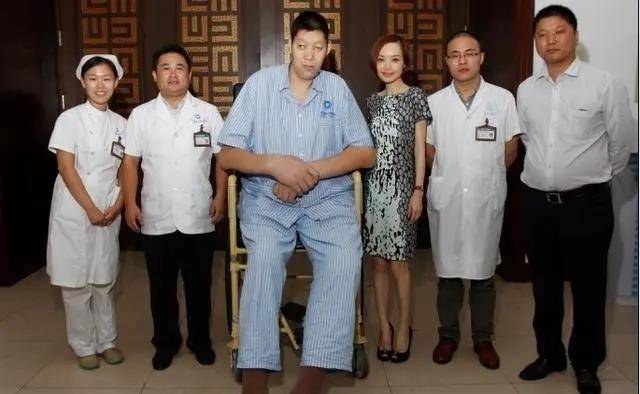 盘点四大世界上最高的人,清朝巨人詹世钗3_瓦德罗_身高_王峰军