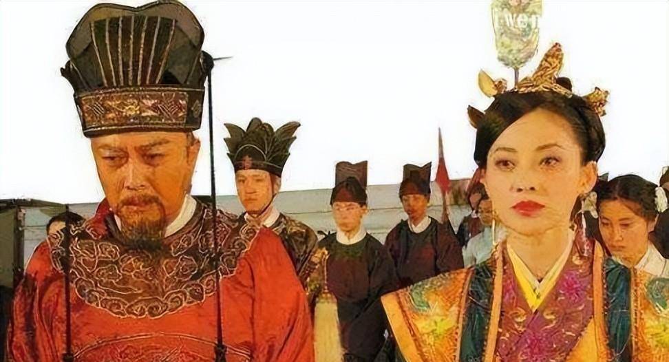 为了达到目的,张居正不仅讨好李太后和万历皇帝,还讨好太监冯保