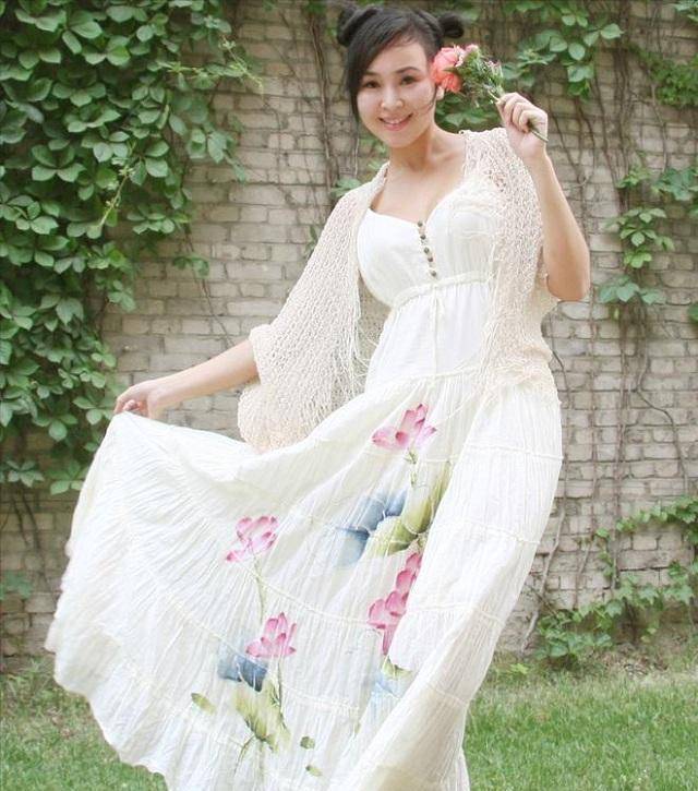画家李壮平让女儿当人体模特,6年百幅画作,获奖无数却争议不断