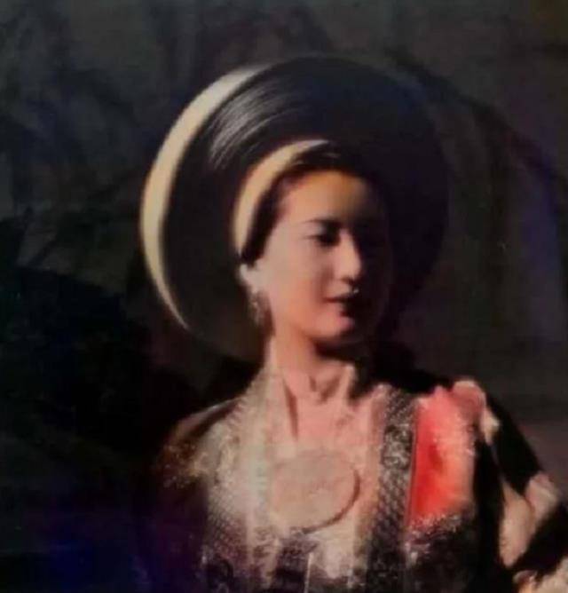 越南皇后曾受万人追捧,却被越南皇帝无情抛弃,最后病死异乡