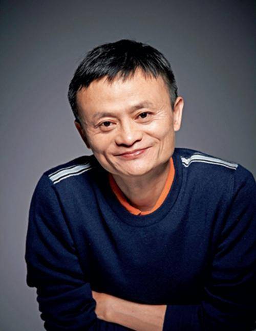 但一到晚上回家,衣服上的扣子从不会超过2粒,可见小时候的马云的确很