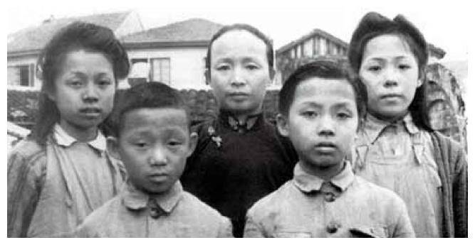 谢晋元牺牲后,蒋介石是怎么对待其妻儿的?一声叹息