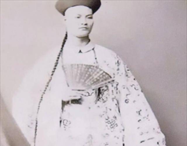 清朝巨人詹世钗,娶英国妻子,身高约2米7,子女后来生活如何?