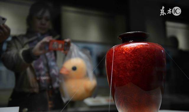 溥仪离开皇宫时唯一一件不愿离身的宝物,上交国家后成了镇馆之宝