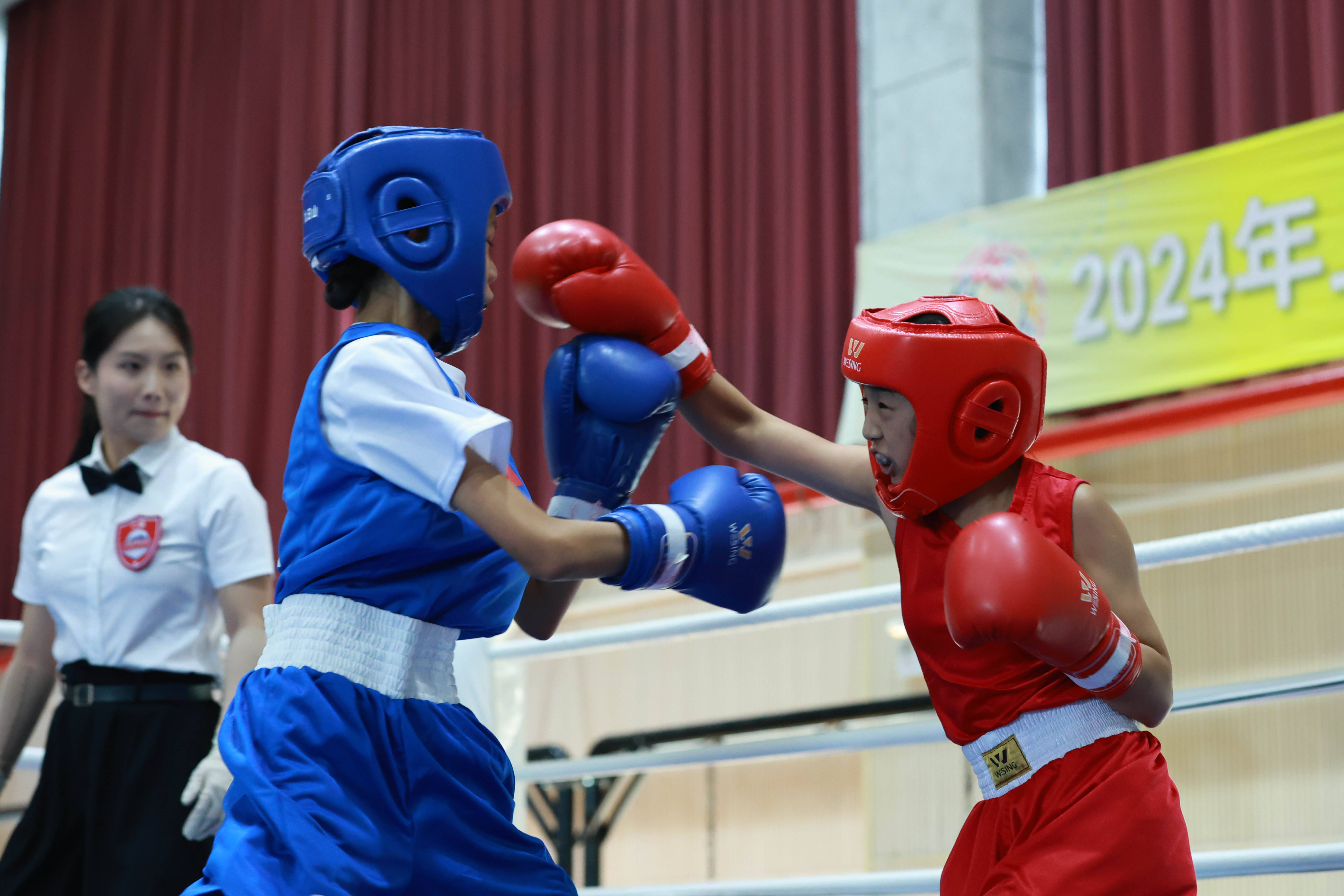 赛后浦东新球队教练员表示,青少年拳击训练过程不仅不仅是是对身体的