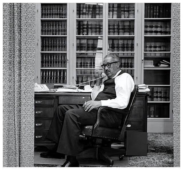 瑟古德·马歇尔在当时并没能做到让被诬陷的四名被告洗脱罪名,但其