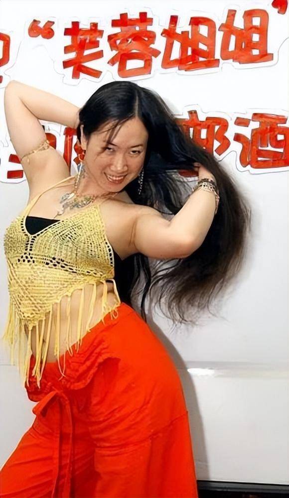 回顾:芙蓉姐姐举止夸张被指低俗,曾扬言嫁给王宝强,如今怎样了