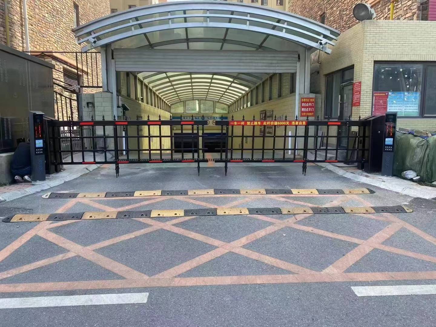 锡苏常州车辆道闸智慧停车场管理系统