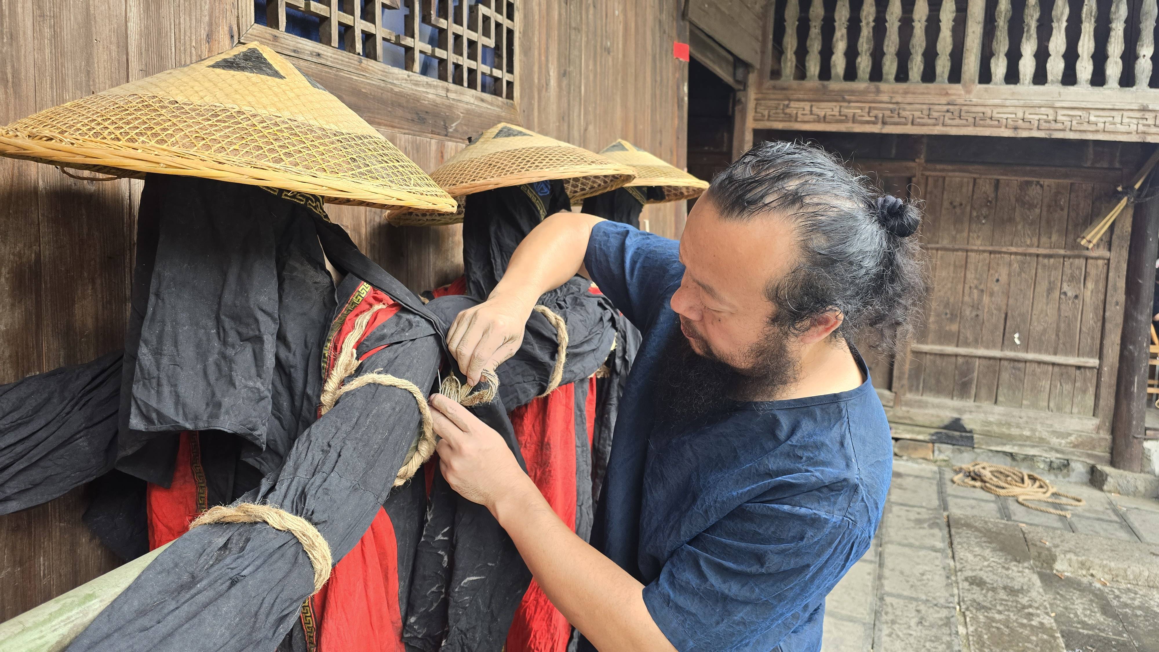 湘西赶尸作为一种民俗事项,是巫术的一部分,对于了解苗族的历史文化