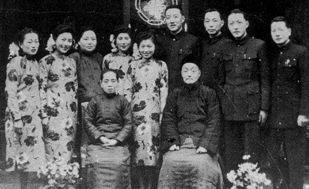 他家里有300间房,却带恋人借房住,父亲:她是好女子,回来住
