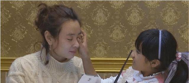 回顾变形计最幸运主人公:被离异阔太收养,现在考上本科很幸福