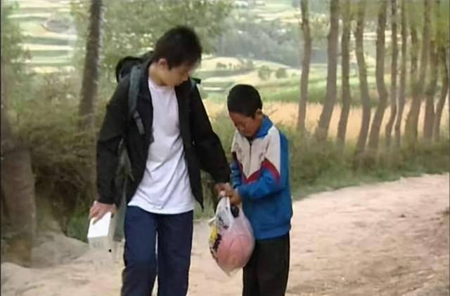 《变形计》农村娃高占喜,理科第一逆转命运,考上国防生走出大山_生活