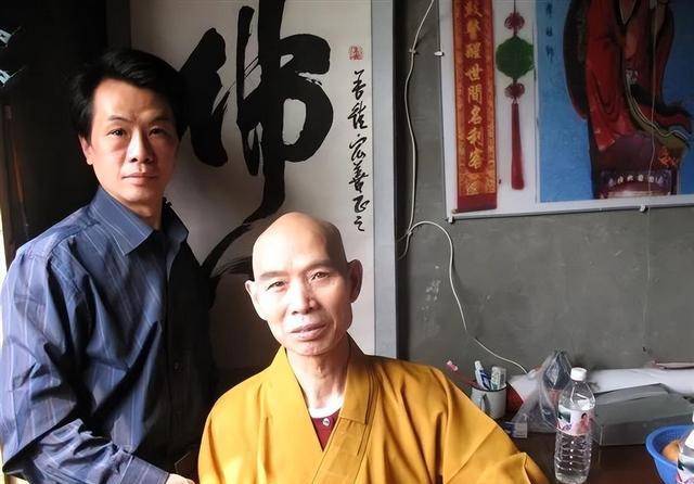 成都男神李伯清,第二任妻子年轻漂亮,知性优雅_徐茂_婚姻_时候