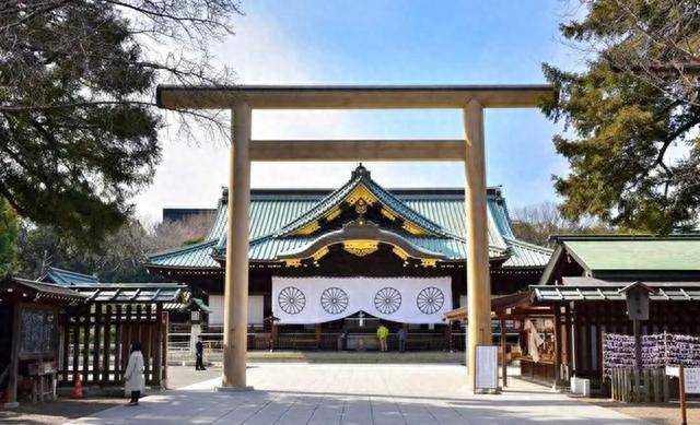 日本靖国神社大门图片