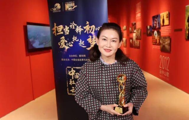 山东女首富:20年赚下500亿身家,掌控全球36%的玻尿酸市场