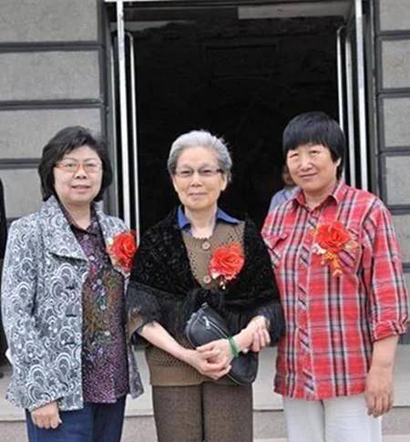 杨得志将军逝世25年,他的五女一子今何在?长女55岁被授少将!