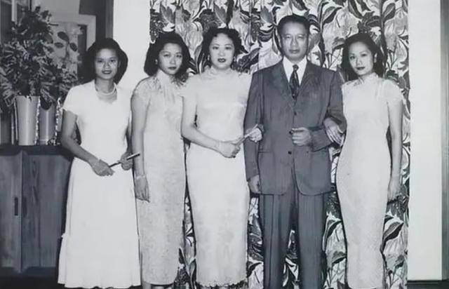 民国妓女白兰花,一嫁首富子二嫁孔家长子,无儿无女却晚景极好