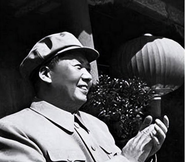 1961年陈赓到上海养病,遇见粟裕提建议:你官大,咱俩换换房子吧_毛主席_彭总_陈庚