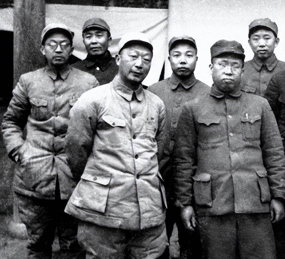 黄克诚进入东北时间早、贡献大,为何落选四野兵团司令员?_工作_三师_部队