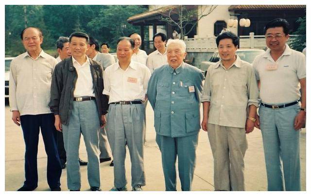 他是第六任公安部长,第三任海南省委书记和省长,正部级如今89岁