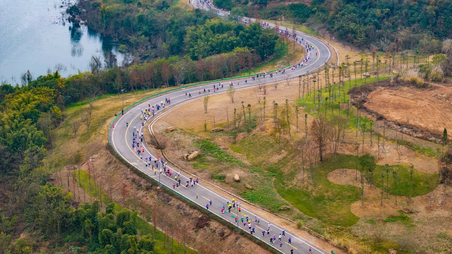 2024德阳半程马拉松暨“跑遍四川”德阳站激情开跑