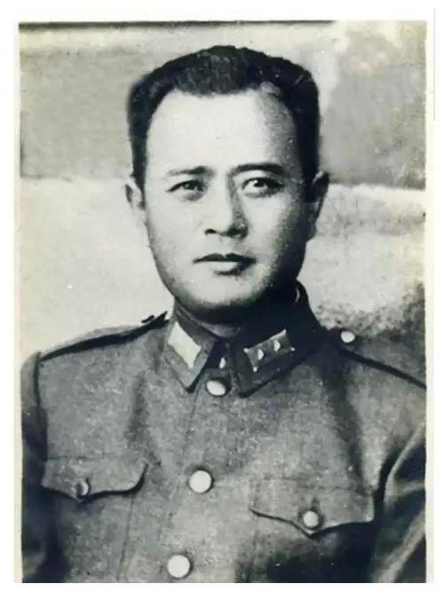胡琏晚年追问特务:韩练成、郭汝瑰、刘斐,到底谁是共谍_张灵甫_兵团_老头子