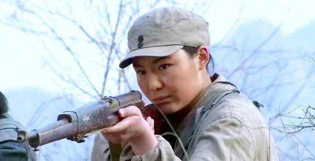 正如电视剧里的神枪手一样,他开枪的时候,可以一枪爆掉一个敌人的头