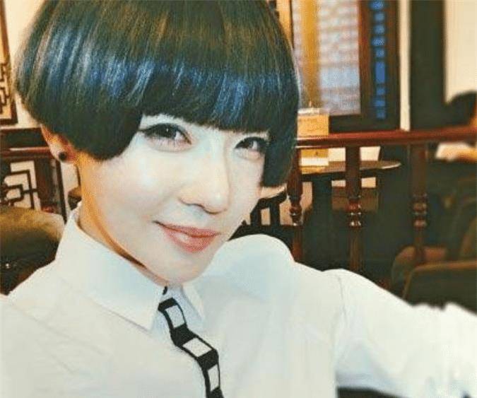 徐粲金:初中辍学去北漂,17岁嫁36岁高晓松,离婚后创业身价上亿