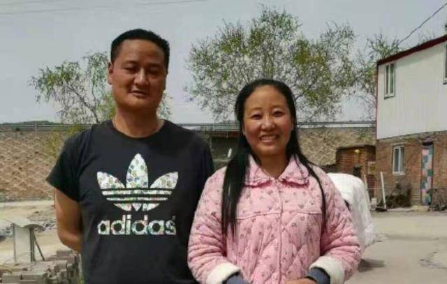 收养孤儿背后的利益黑幕：“爱心妈妈”事件，昔日“爱心妈妈”，今朝狱中之人：背后隐藏的真相