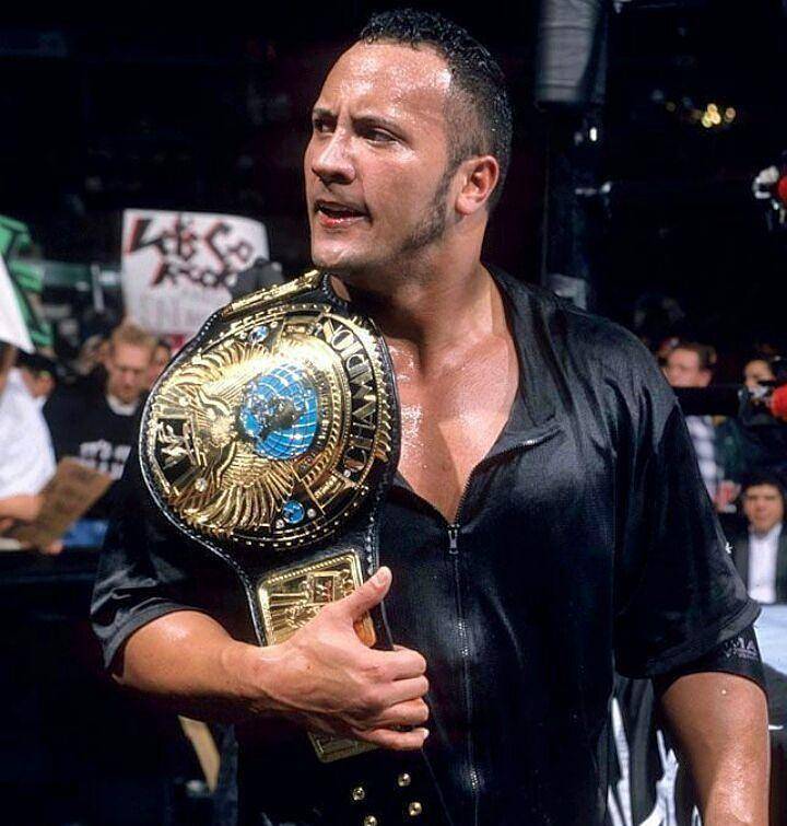 巨石强森年收入超6亿,结婚10年离婚,二婚交往12年生2女才办婚礼