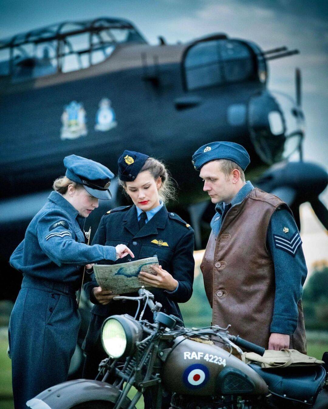 全球各地的神秘事件:英国皇家空军中队照片灵异事件之谜