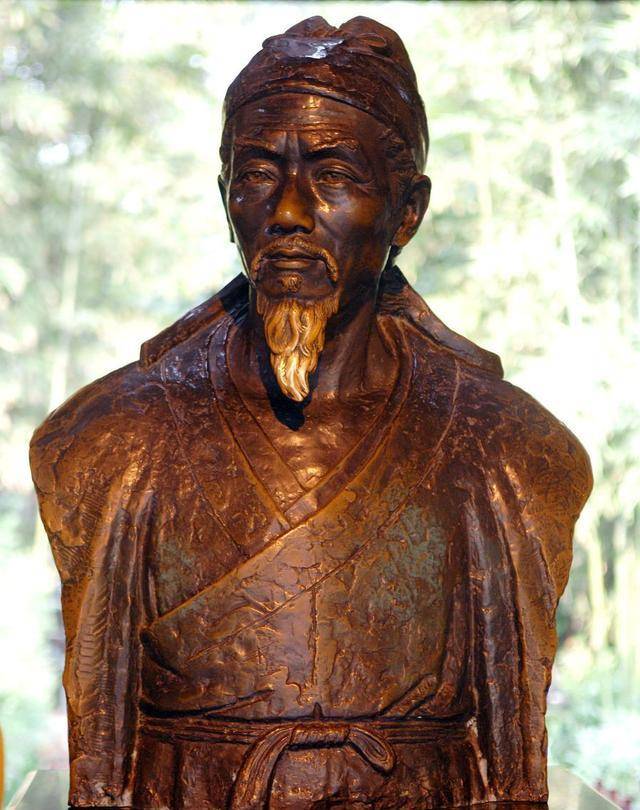 杜甫被尊称为什么