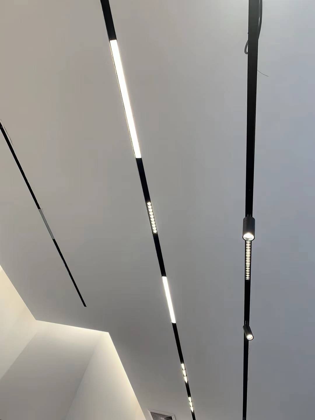 智能照明磁吸灯无主灯工厂