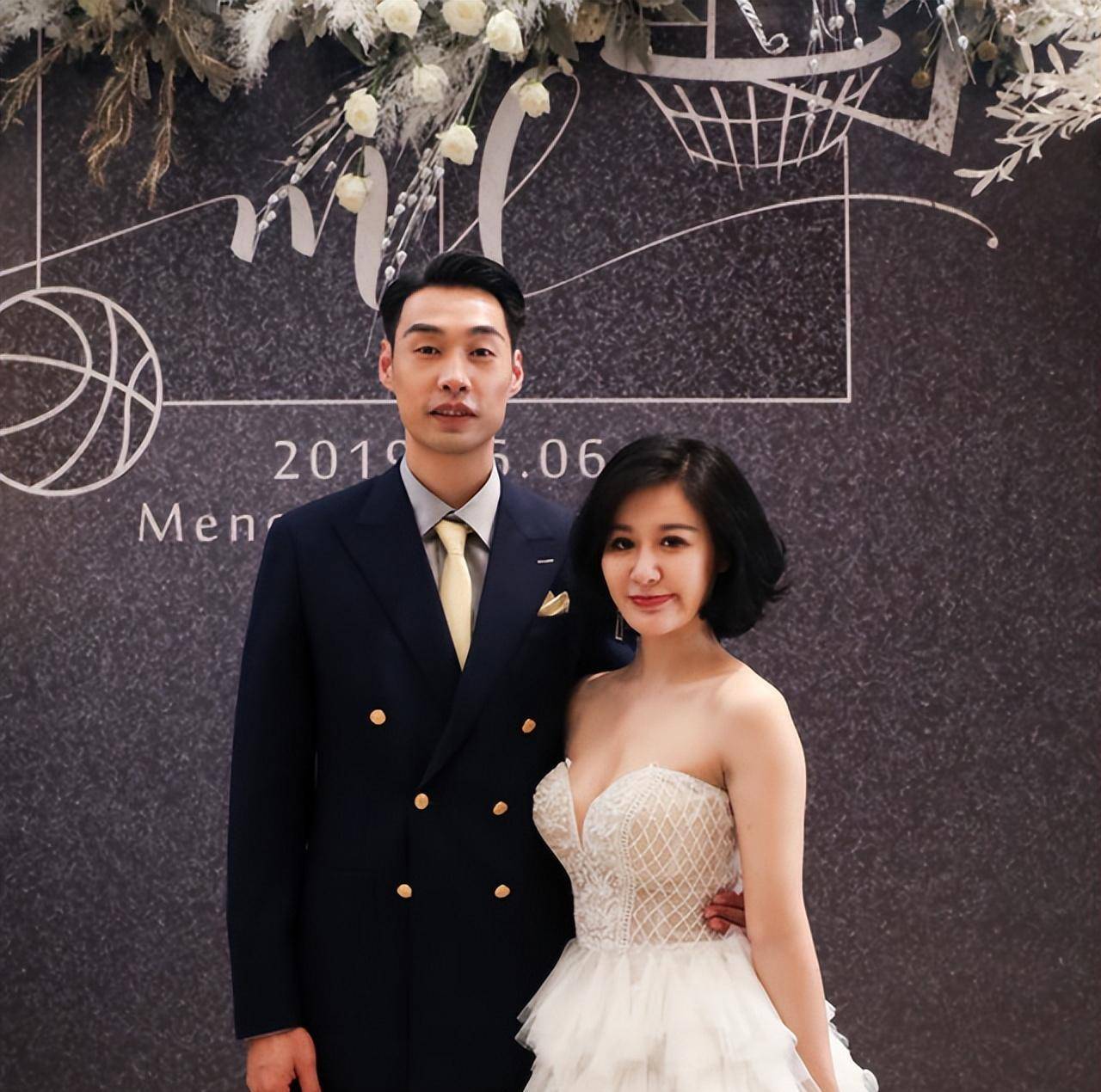 婚姻生活一地鸡毛,如今一心都在篮球上