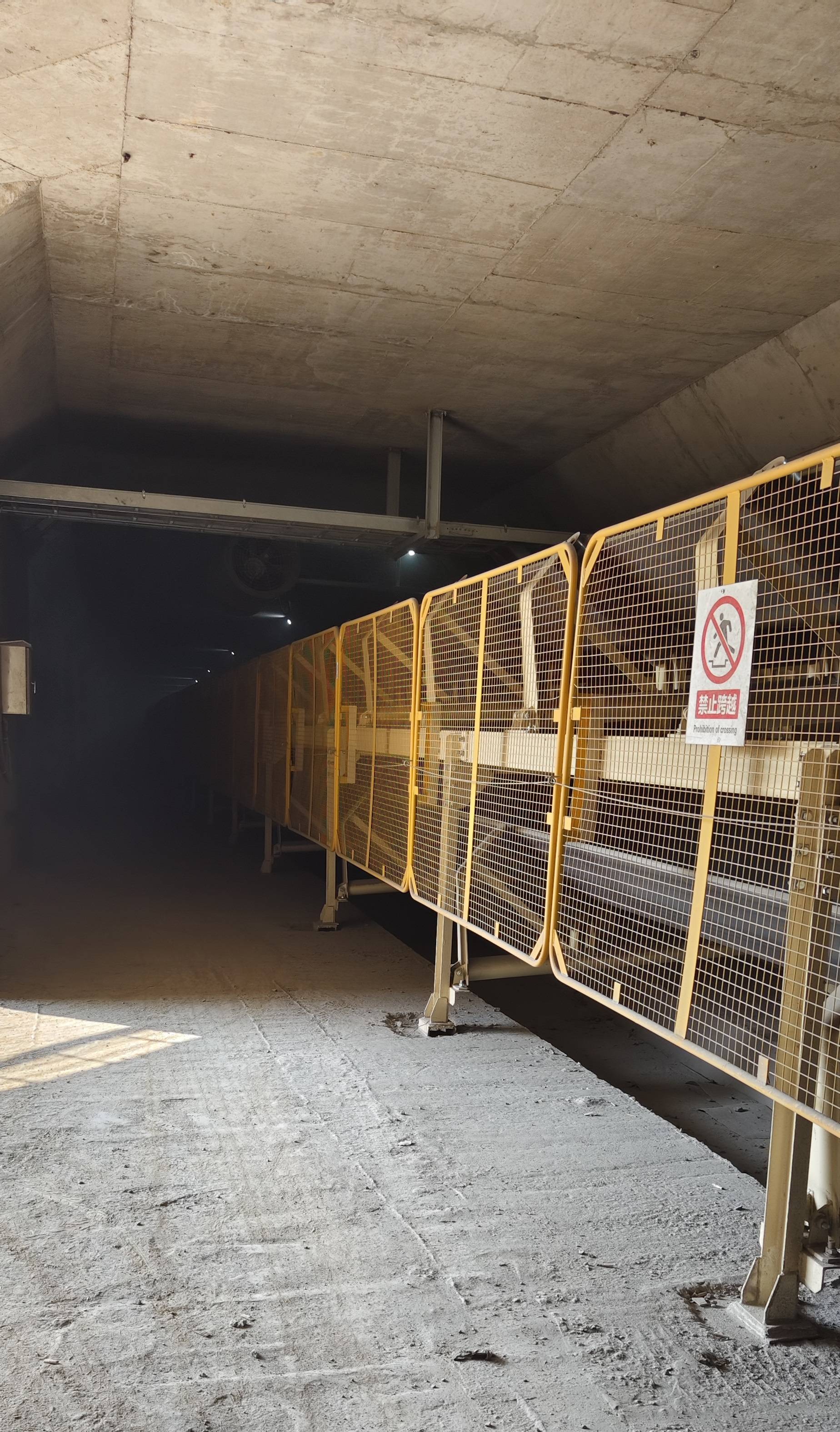 水泥厂砂石骨料熟料皮带通廊维修班