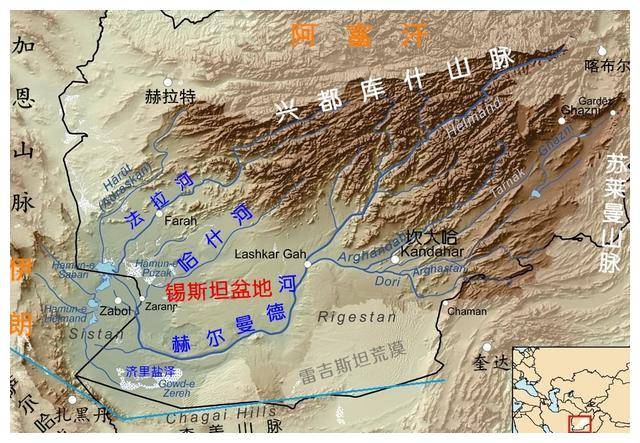 阿富汗境内,是南亚印度河流域与中亚阿姆河流域的分界线,平均海拔4千