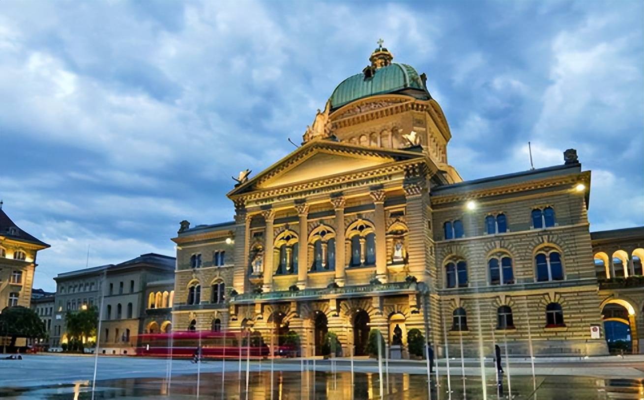 瑞士政府通过：规定最低每小时工资23.9瑞士法郎折合人民币200元_搜狐网