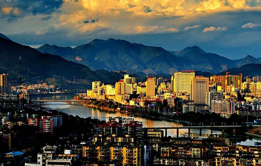这是中国最安全的省。它已经两千多年没有在一场重大战争中进行。在与日本斗