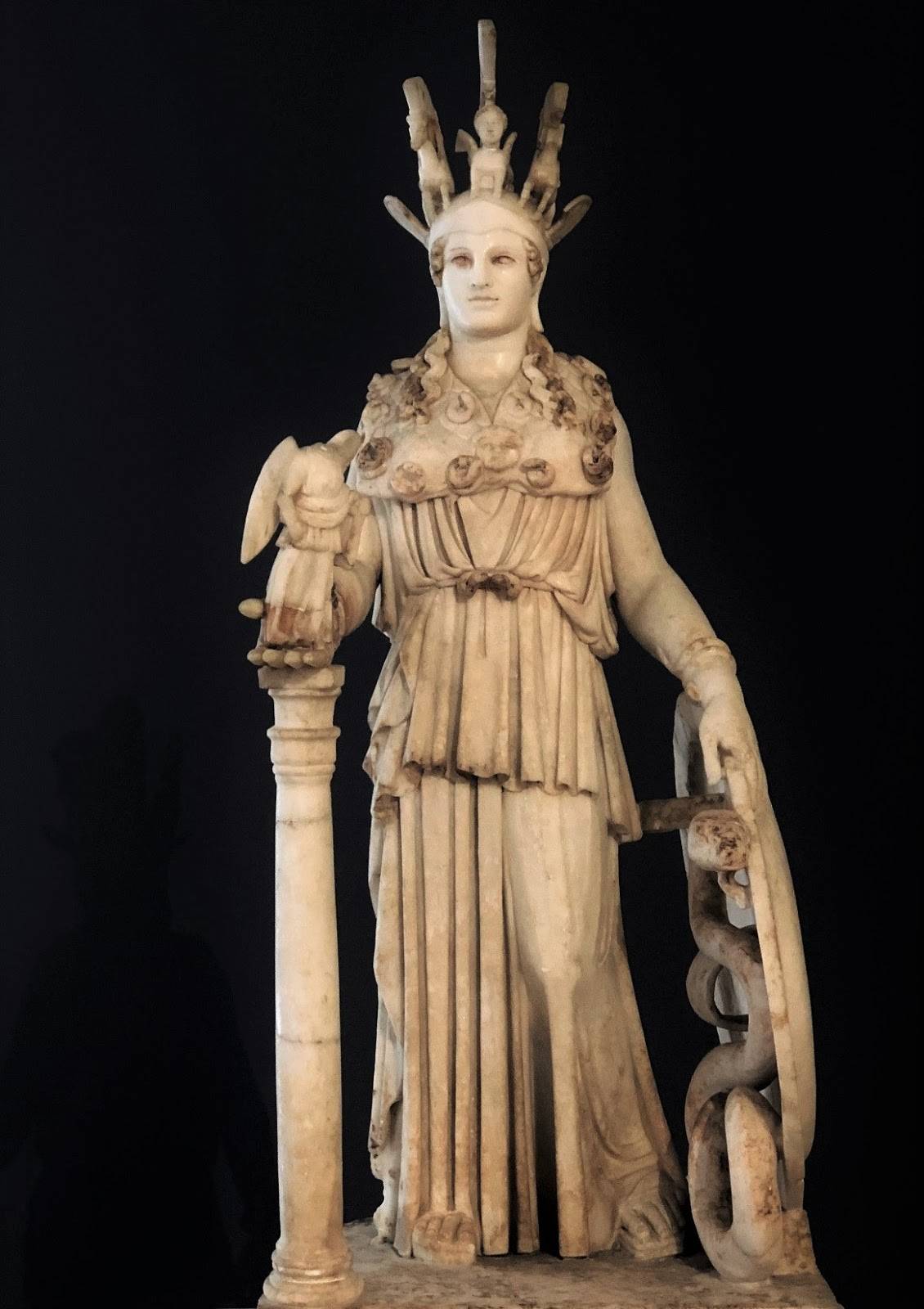 来自雅典本地的三世纪雅典娜大理石雕塑,被认为是保存最好的帕特农