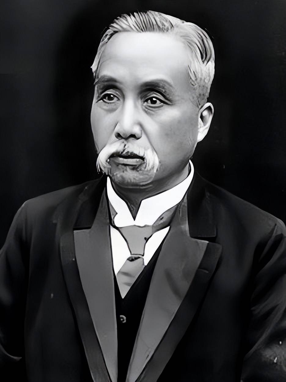 在1916年元日岛去世之前，他预测：三个人可以统