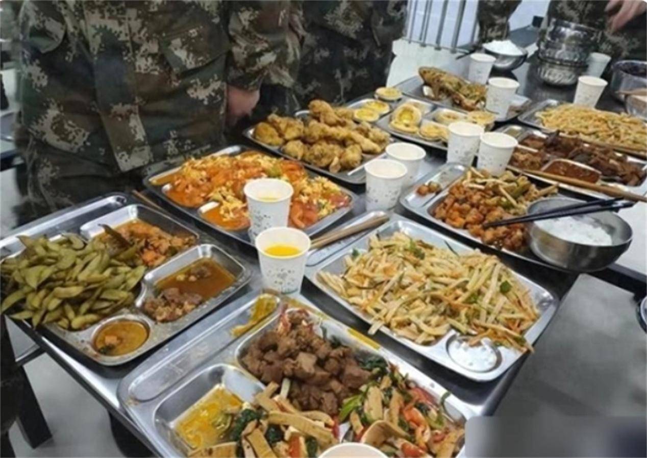为啥隔壁一顿几十吃饲料