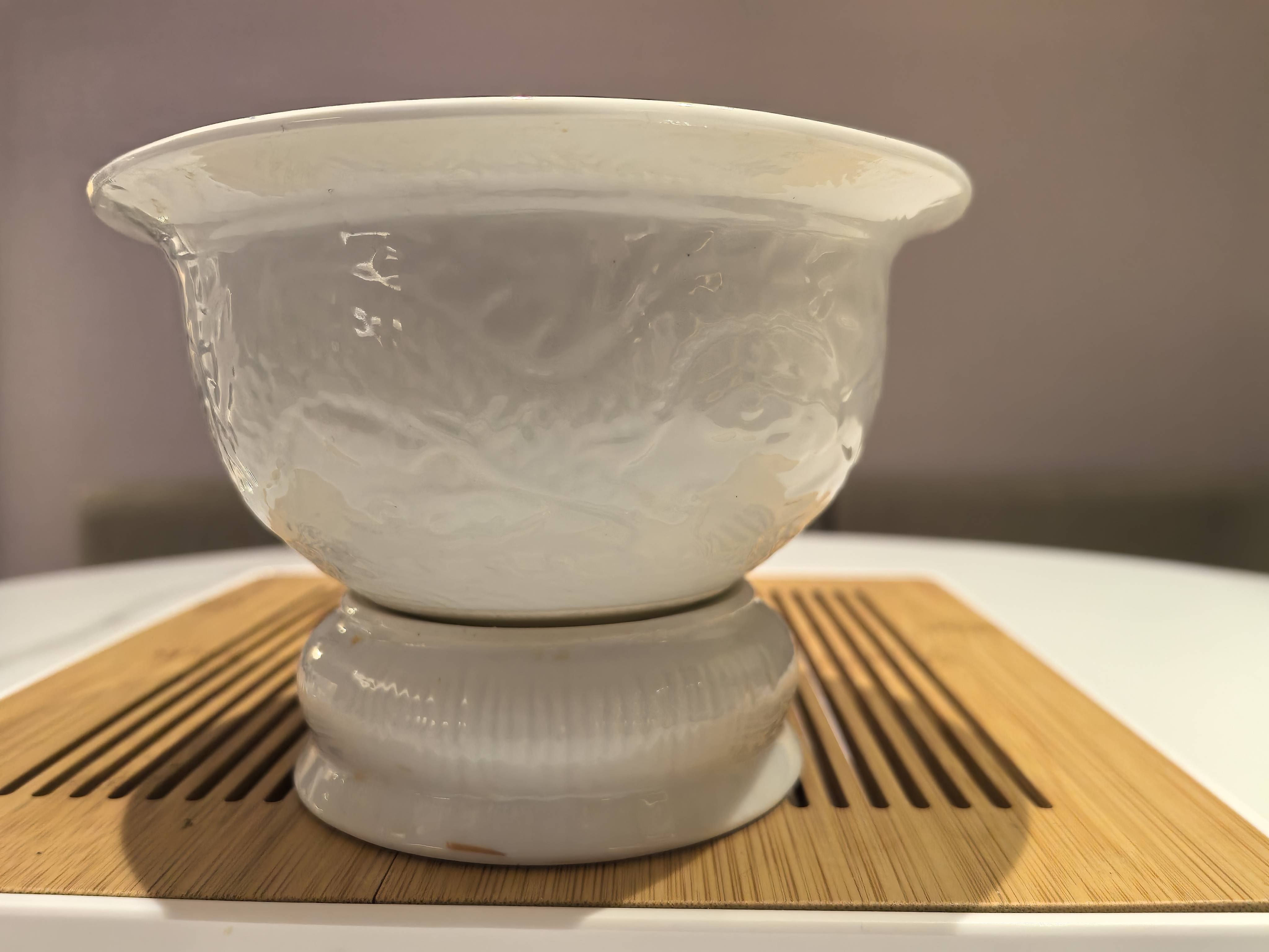 永乐甜白釉暗刻龙纹转心碗：瓷苑圭臬，解码皇权与匠心的千年绝唱_搜狐网