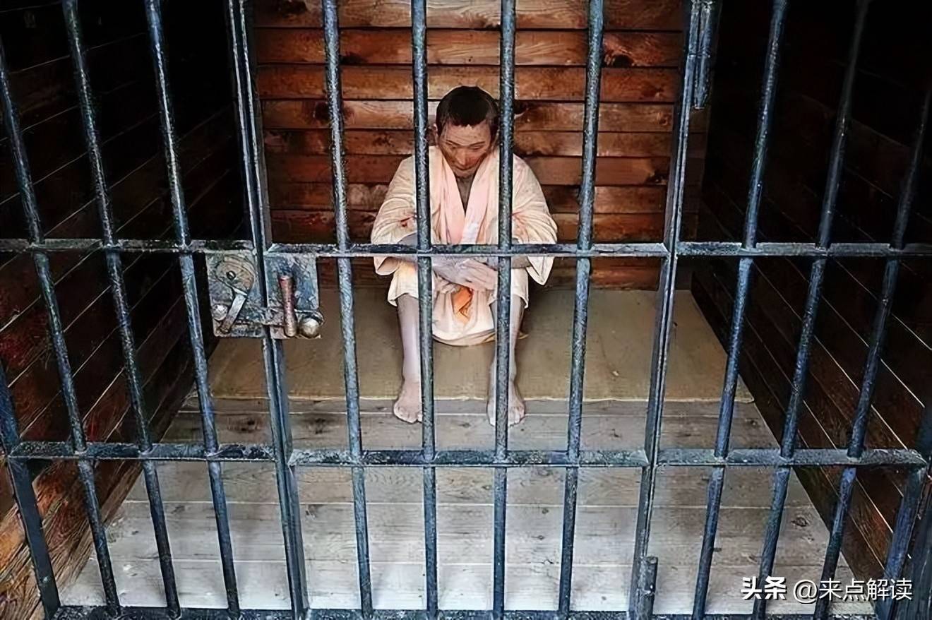 日本"越狱王":靠一碗汤打开40斤手铐脚镣,因巡警一支烟回监狱