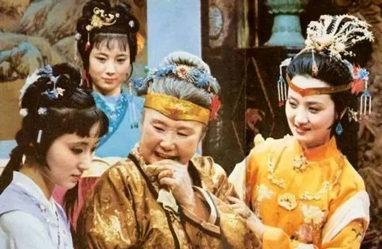 _林黛玉死后留下2瓶茶叶，贾母见后大吃一惊，知道自己活不长了_林黛玉死后留下2瓶茶叶，贾母见后大吃一惊，知道自己活不长了