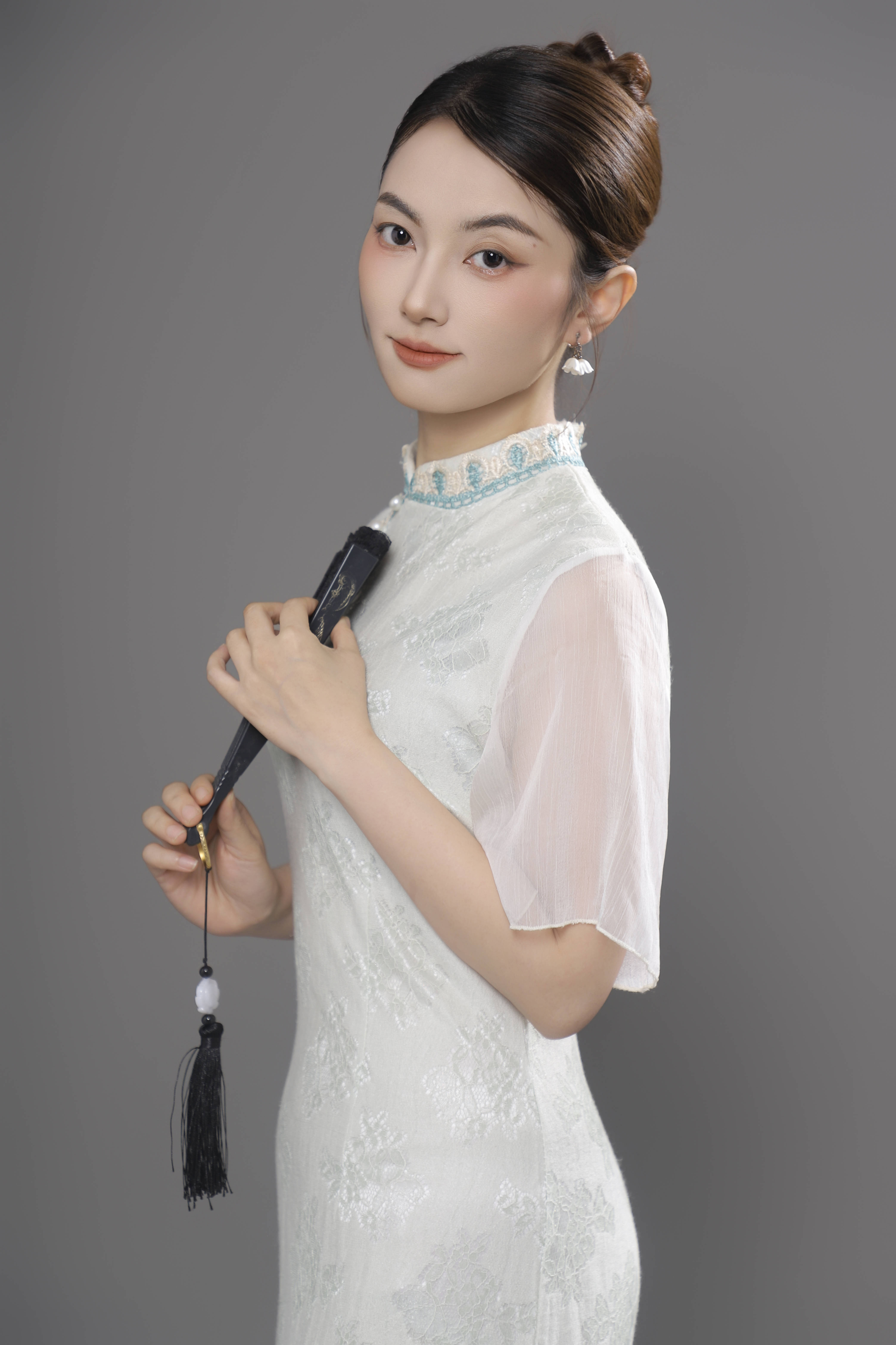 平面模特:艺雅 简约高贵