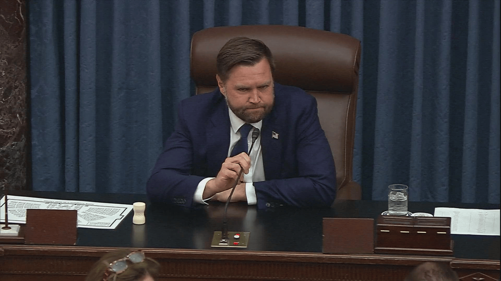 一票微弱优势美参院通过“大而美”法案_搜狐网