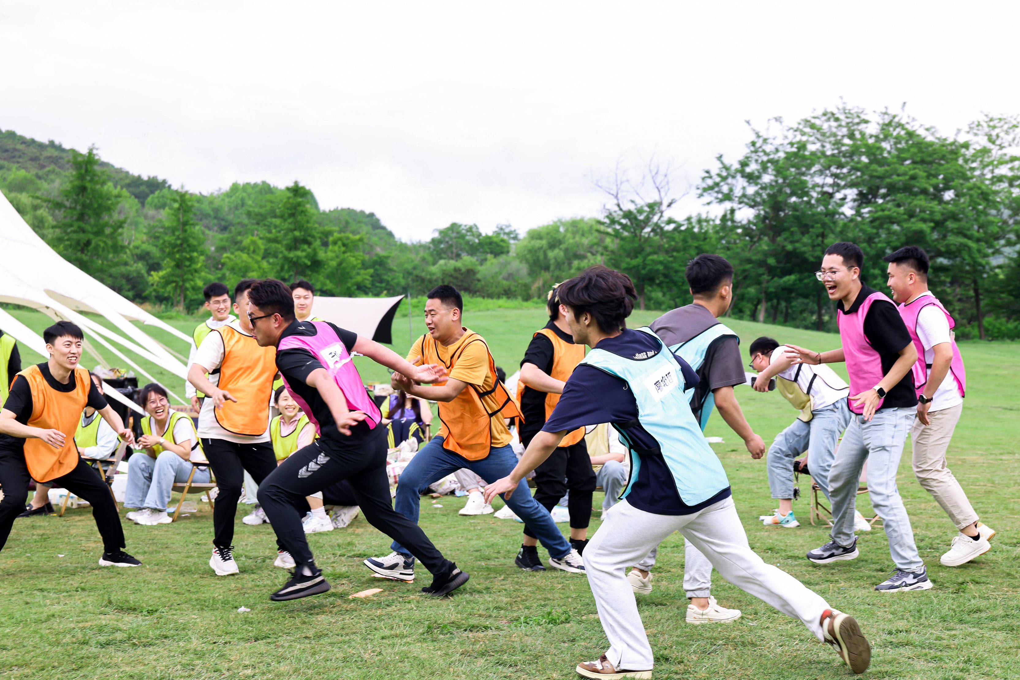 原来,团建照片可以这么有范儿!